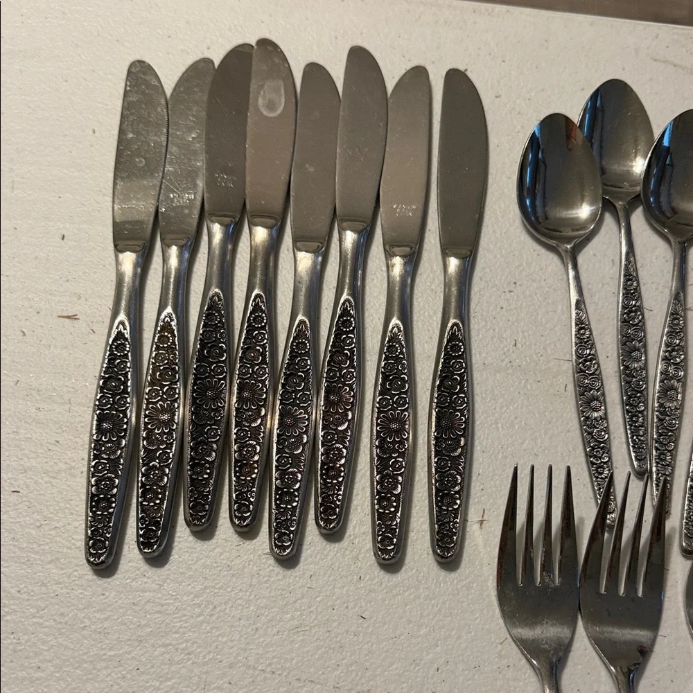 Vintage Floral-Pattern Stainless Flatware Set - Spoons, Forks & Knives - Silver